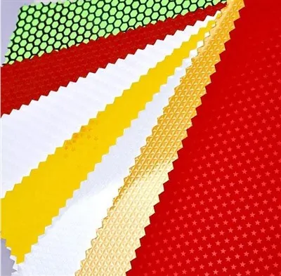 Futbol topu için kullanılan TPU derinin ulaşılması zor bölgelerini temizlemek...